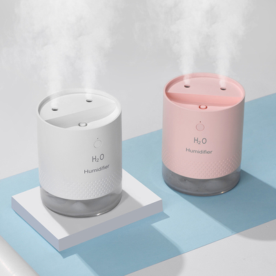 Humidifier Isi Ulang Portabel Berwarna-warni Pengisi Daya Mobil Kapasitas 650ml 2000mAh